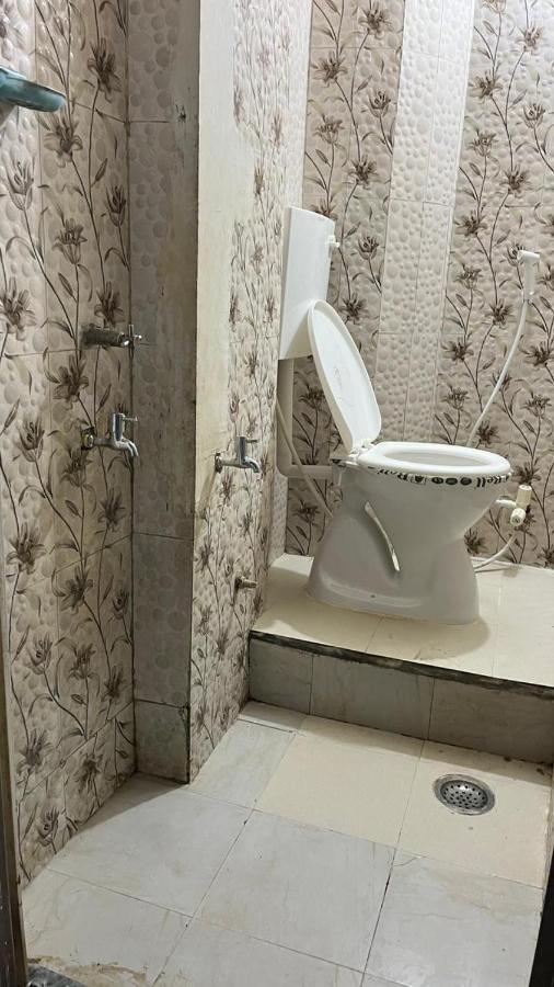 Krishna P. Guest House Waranasi Zewnętrze zdjęcie